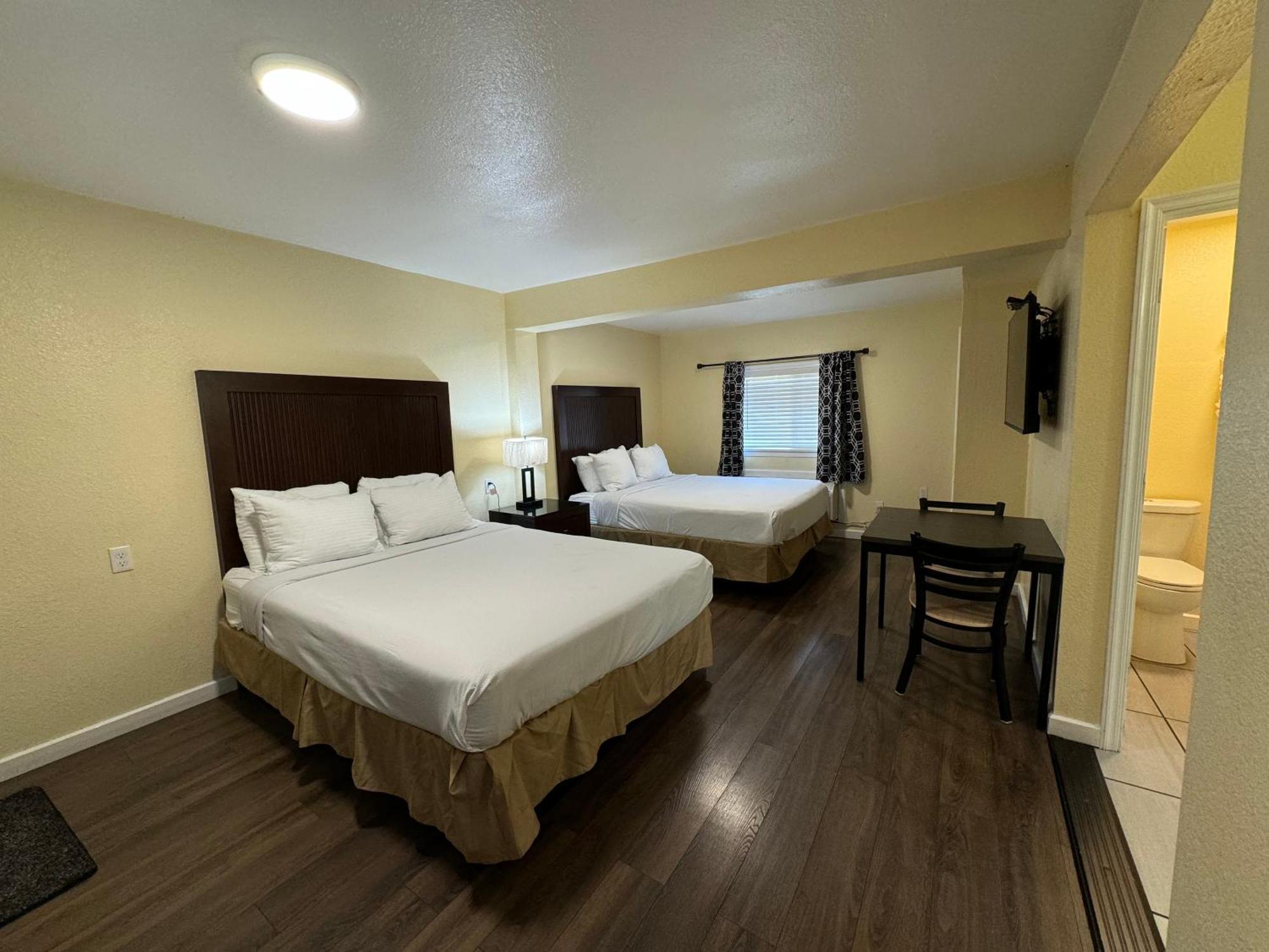 Relax Inn Of Medford Exterior photo